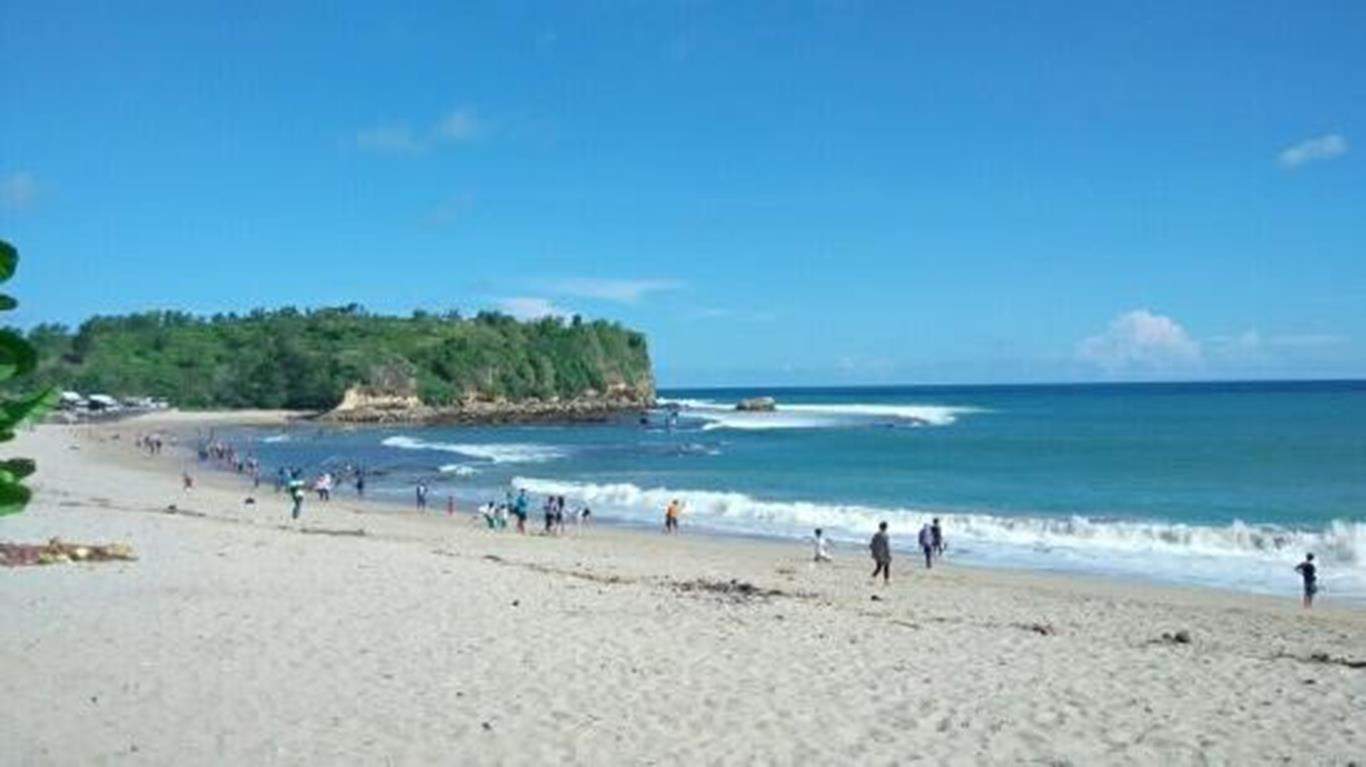 Pantai Tambakrejo, 1. Pantai Tambakrejo, 2. Pantai Serang, 3. Pantai Gondo Mayit, 4. Pantai Umbul Waru, 5. Pantai Serit, 6. Pantai Banteng Mati, 7. Pantai Keben, 8. Pantai Peh Pulo, 9. Pantai Pudak, 10. Pantai Pasur
