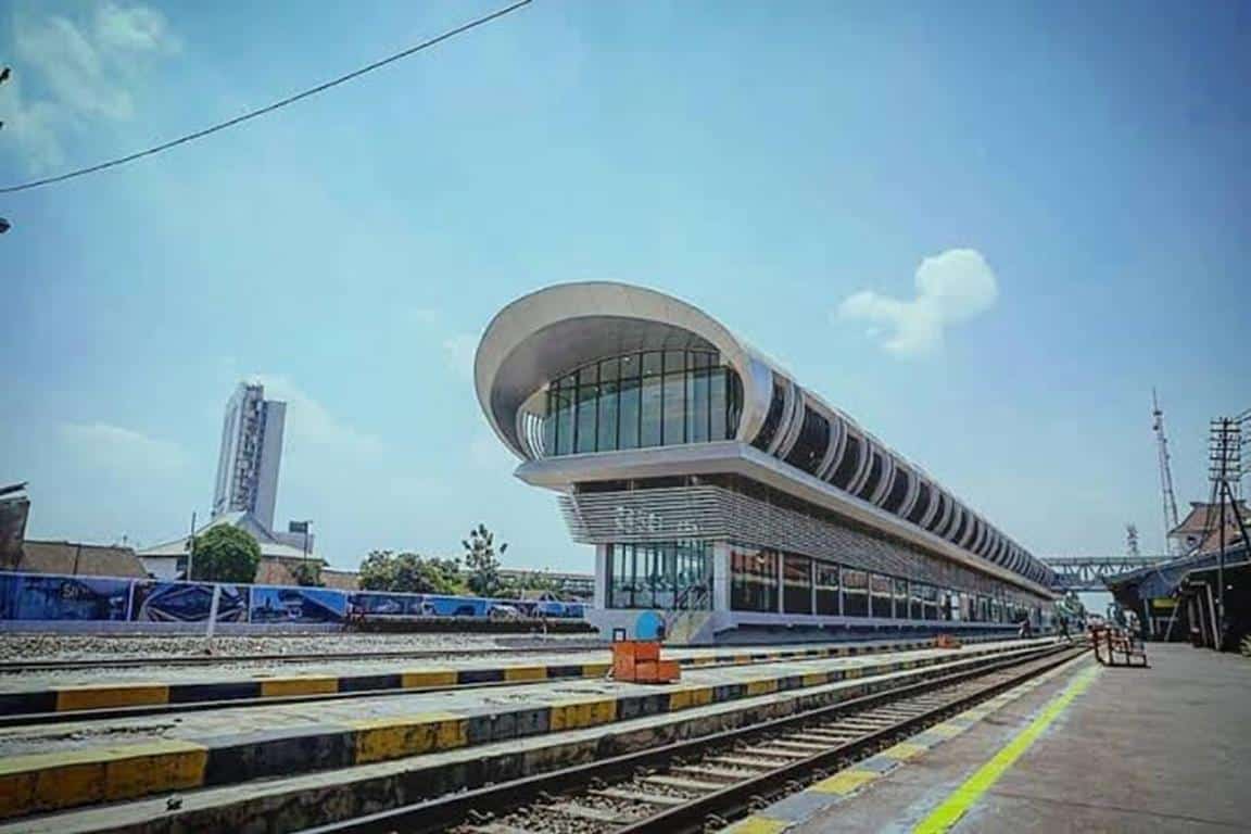 Stasiun Solo Balapan, 1. Stasiun Gambir, 2. Stasiun Tugu Yogyakarta, 3. Stasiun Hall Bandung, 4. Stasiun Gubeng Surabaya, 5. Stasiun Solo Balapan, 6. Stasiun Tawang Semarang, 7. Stasiun Purwokerto, 8. Stasiun Madiun, 9. Stasiun Malang, 10. Stasiun Cirebon
