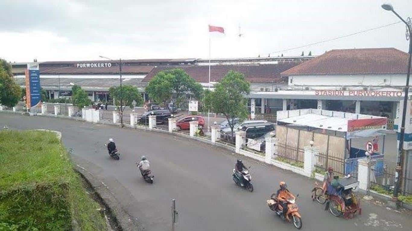 Stasiun Purwokerto, 1. Stasiun Gambir, 2. Stasiun Tugu Yogyakarta, 3. Stasiun Hall Bandung, 4. Stasiun Gubeng Surabaya, 5. Stasiun Solo Balapan, 6. Stasiun Tawang Semarang, 7. Stasiun Purwokerto, 8. Stasiun Madiun, 9. Stasiun Malang, 10. Stasiun Cirebon
