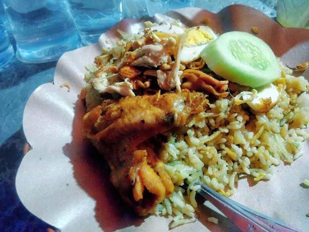 Sego Resek, 1. Soto Ayam Lombok, 2. Putu Lanang, 3. Depot Bug Matira, 4. Pos Ketan Legenda, 5. Sego Resek, 6. Ronde Titoni, 7. Rawon Nguling, 8. Bakpao Boldy, 9. Depot Tahu Lontong Lonceng, 10. Toko Oen