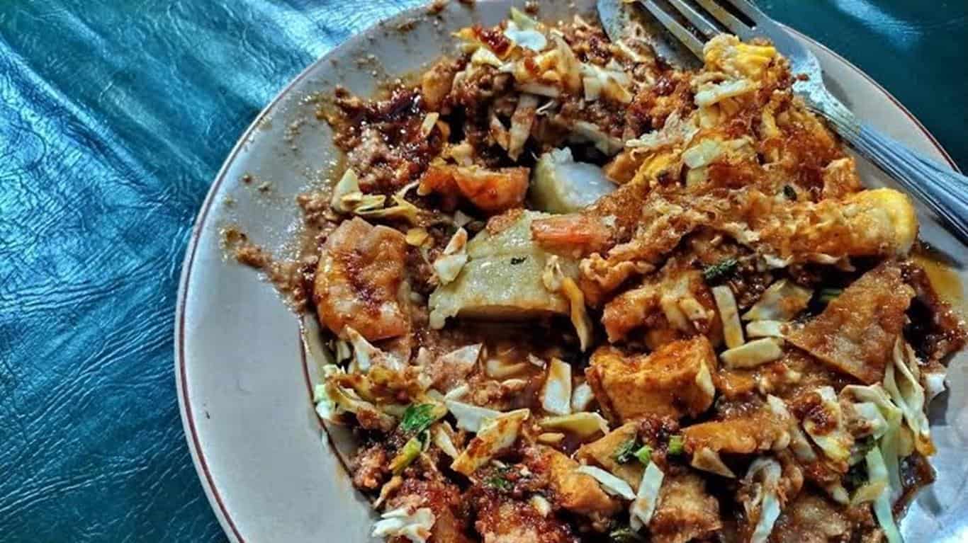 Tahu Gimbal Pak Edi, 1. Lumpia Gang Lombok, 2. Babat Gongso Pak Karmin, 3. Tahu Gimbal Pak Edi, 4. Lekker Paimo, 5. Tahu Pong Gadjahmada, 6. Mie Kopyok Pak Dhuwur, 7. Nasi Ayam Bu Nyoto, 8. Es Puter Cong Lik, 9. Soto Bokoran, 10. Gulai kambing Bustaman Pak Sabar