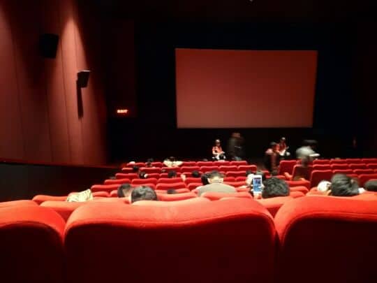 1. CGV 23 Paskal, 2. CGV PVJ, 3. XXI TSM, 4. Festival Citylink XXI, 5. Ciwalk XXI, 6. Empire XXI, 7. CGV Miko, 8. CGV BEC, 9. Cinemaxx, 10. XXI Ubertos, 11. Braga XXI, 12. XXI BTC, 13. CGV Cinemas MIM, 14. CGV Cinemas Kings, 15. XXI Transmart BuBat, 16. Cinema 21 Jatos