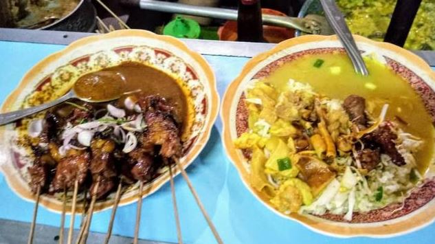 Nasi Becek, 1. Dumbleg, 2. Tepo Tahu, 3. Kerupuk Upil, 4. Nasi Tumpang, 5. Nasi Becek, 6. Sego Banting, 7. Asam-asam Kambing, 8. Nasi Jagung Sedudo, 9. Onde-Onde Njeblos