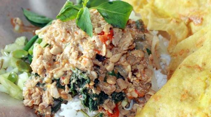 Nasi Tumpang, 1. Dumbleg, 2. Tepo Tahu, 3. Kerupuk Upil, 4. Nasi Tumpang, 5. Nasi Becek, 6. Sego Banting, 7. Asam-asam Kambing, 8. Nasi Jagung Sedudo, 9. Onde-Onde Njeblos
