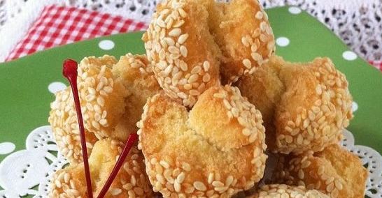 Onde-Onde Njeblos, 1. Dumbleg, 2. Tepo Tahu, 3. Kerupuk Upil, 4. Nasi Tumpang, 5. Nasi Becek, 6. Sego Banting, 7. Asam-asam Kambing, 8. Nasi Jagung Sedudo, 9. Onde-Onde Njeblos