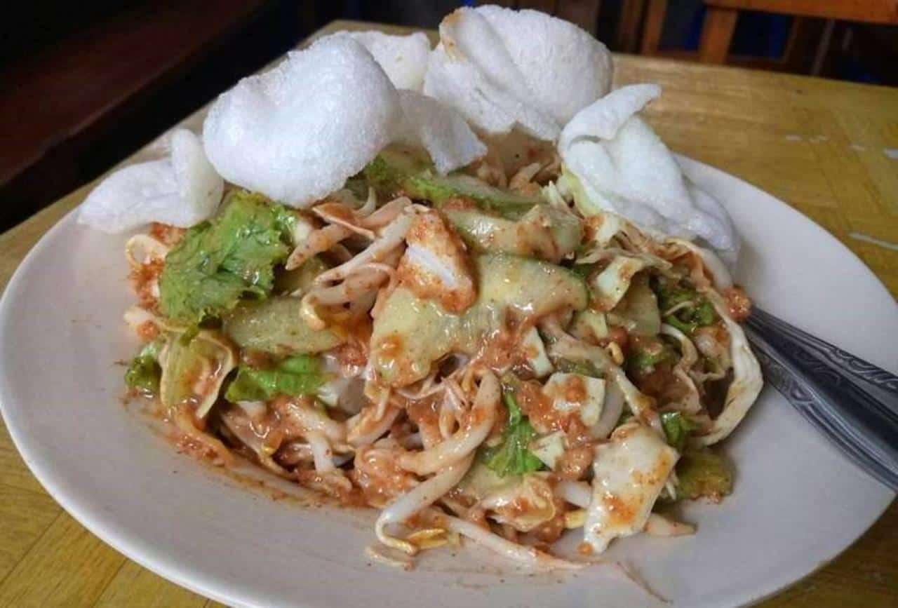 Lotek Macan, 1. Cici Claypot, 2. Imah Babaturan, 3. Nasi Bancakan Mang Barna dan Bi Oom, 4. Iga Bakar Jangkung, 6. Steak Ranjang, 7. Warung Bu Eha, 8. Mie Kocok Mang Dadeng, 9. Lotek Macan, 10. Warung Misbar