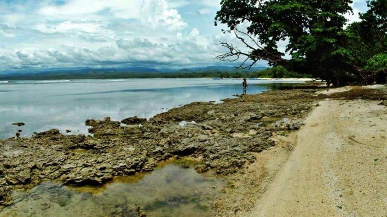 Pantai Cijayana , 1.Pantai Santolo, 2. Pantai Sayang Heulang , 3. Pantai Cicalobak, 4. Pantai Cijayana , 5. Pantai Cijeruk Indah, 6. Pantai Karang Paranje, 7. Pantai Gunung Geder, 8. Pantai Puncak Guha, 9. Pantai Rancabuaya, 10. Pantai Manalusu