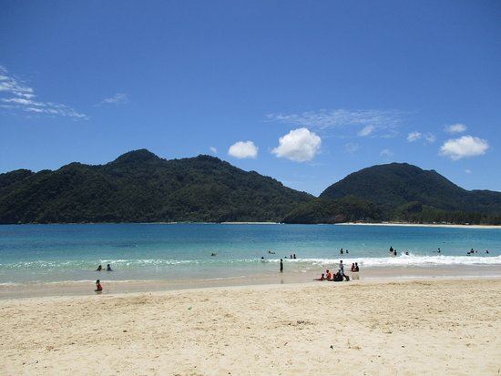 Pantai Lampuuk, 1. Pantai Iboih, 2. Pantai Lhok Bubon, 3. Pantai Anoi Itam, 4. Pantai Sumur Tiga, 5. Pantai Lampuuk, 6. Pulau Rubiah, 7. Pantai Lhok Mee, 8. Pantai Lange, 9. Pantai Lhoknga