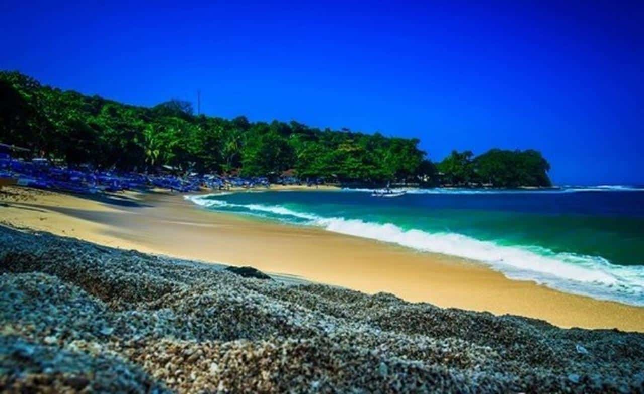 Pantai Rancabuaya, 1.Pantai Santolo, 2. Pantai Sayang Heulang , 3. Pantai Cicalobak, 4. Pantai Cijayana , 5. Pantai Cijeruk Indah, 6. Pantai Karang Paranje, 7. Pantai Gunung Geder, 8. Pantai Puncak Guha, 9. Pantai Rancabuaya, 10. Pantai Manalusu