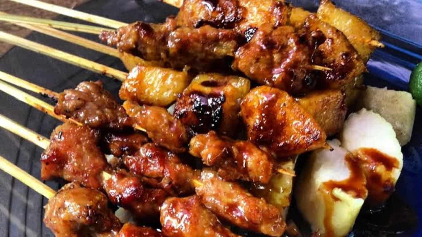 Sate Susu Khas Bali, 1. Aia Kawa dari Padang, 2. Bir Pletok Khas Betawi, 3. Sekoteng Khas Jawa Tengah, 4. Bajigur Khas Jawa Barat, 5. Ketan Bintul Khas Serang, Banten, 6. Jojongkong Khas Lampung, 7. Bubur Kampiun Khas Minangkabau, 8. Es Air Mata Pengantin Khas Riau, 9. Es Kacang Merah Khas Sumatera Selatan, 10. Es Lidah Buaya Khas Kalimantan Tengah, 11. Kolak Khas Pulau Jawa, 12. Asidah Khas Maluku, 13. Sate Susu Khas Bali, 14. Sotong Pangkong Khas Pontianak, 15. Kerupuk Banjur Khas Bandung