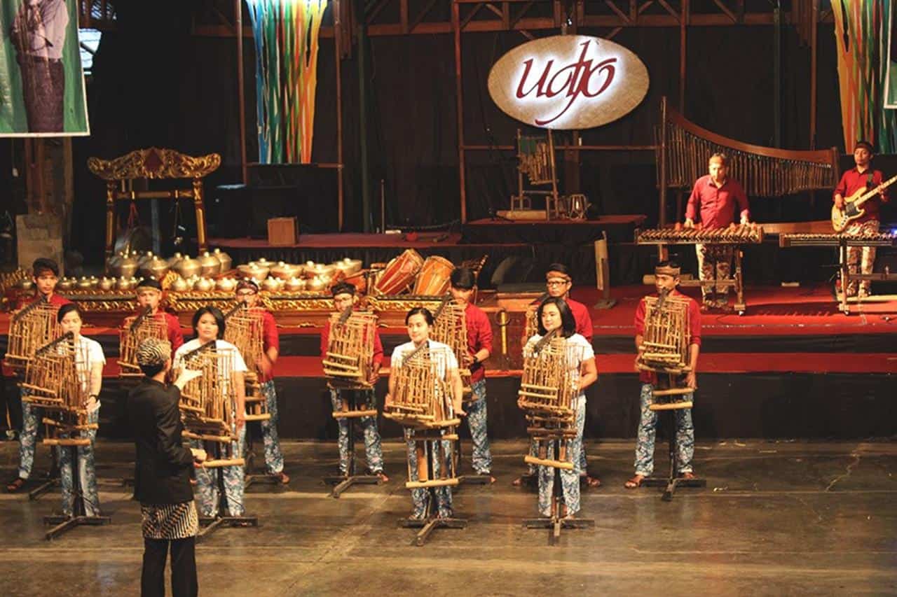 Saung Angklung Udjo, Kawasan Bandung Kota, Kawasan Lembang, Kawasa Dago dan Bandung Utara, Kawasan Cimahi dan Bandung Barat, Kawasan Soreang dan Ciwidey, Kawasan Pangalengan