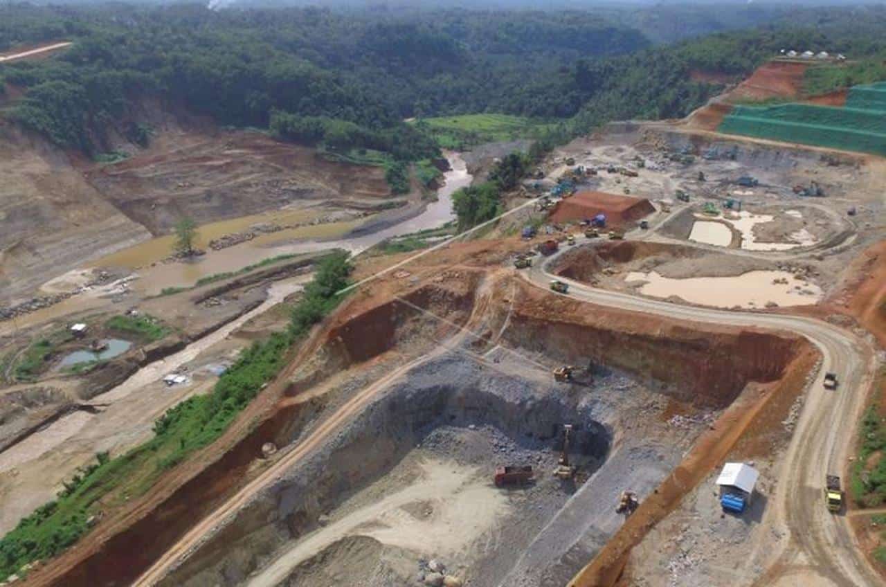 Waduk Leuwikeris, 1. Waduk Jatiluhur – Purwakarta, 2. Waduk Jatigede – Sumedang, 3. Waduk Cirata – Purwakarta, 4. Waduk Darma – Kuningan, 5. Waduk Saguling – Bandung Barat, 6. Waduk Ciawi – Bogor, 7. Waduk Kuningan - Kuningan, 8. Waduk Cipancuh – Indramayu, 9. Waduk Leuwikeris – Ciamis, 10. Waduk Walahar – Karawang