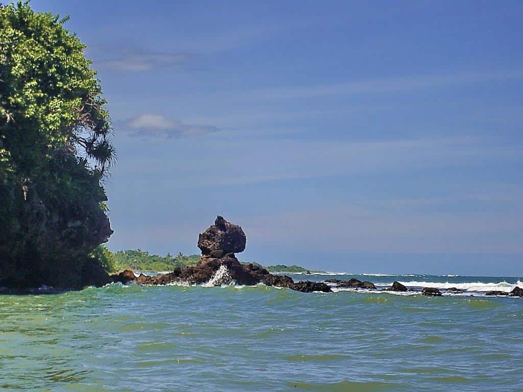 Muara Cisela, 1. Pantai Apra Sindangbarang, 2. Pantai Sarongge, 3. Pantai Karang Potong, 4. Pantai Sereg, 5. Pantai Cipanglay, 6. Pantai Lugina, 7. Pantai Batu Kukumbung, 8. Muara Cisela, 9. Pantai Jayanti
