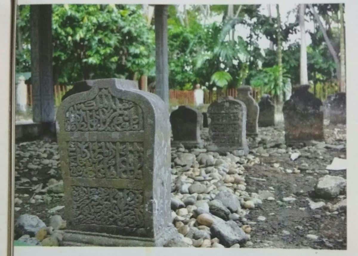 Makam Ratu Al-Aqla (Nur Ilah), 1. Stempel Kerajaan Samudera Pasai, 2. Dirham, 3. Naskah Surat Sultan Zainal Abidin, 4. Cakra Donya, 5. Makam Sultan Malik As-Shalih, 6. Makam Sultan Muhammad Malik Al- Zahir, 7. Makam Teungku Sidi Abdullah Tajul Nillah, 8. Nisan Sultanah Nahrasiyah, 9. Makam Ratu Al-Aqla (Nur Ilah), 10. Makam Teungku Peuet Ploh Peuet