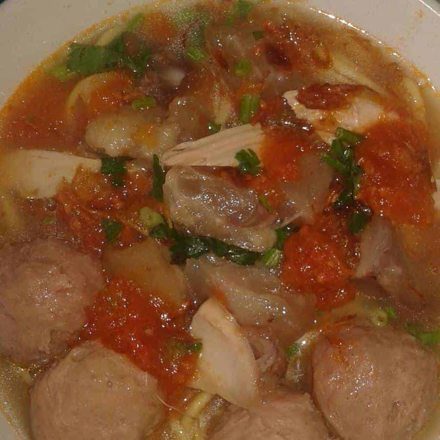 Mie Kocok Pak Husen Jembatan Merah, 1. Toge Goreng H. Gebro, 3. Soto Mie Bogor Lowongan, 4. Asinan Asli Bogor, 5. Mie Kocok Pak Husen Jembatan Merah, 6. Mie Ayam Pangsit Rebus dan Baso Gang Ambi, 7. Bakso Sebrang Meita, 8. Pisang Coklat dan Kue Bantal Jembatan Merah, 9. Es Doger Taman Kopi
