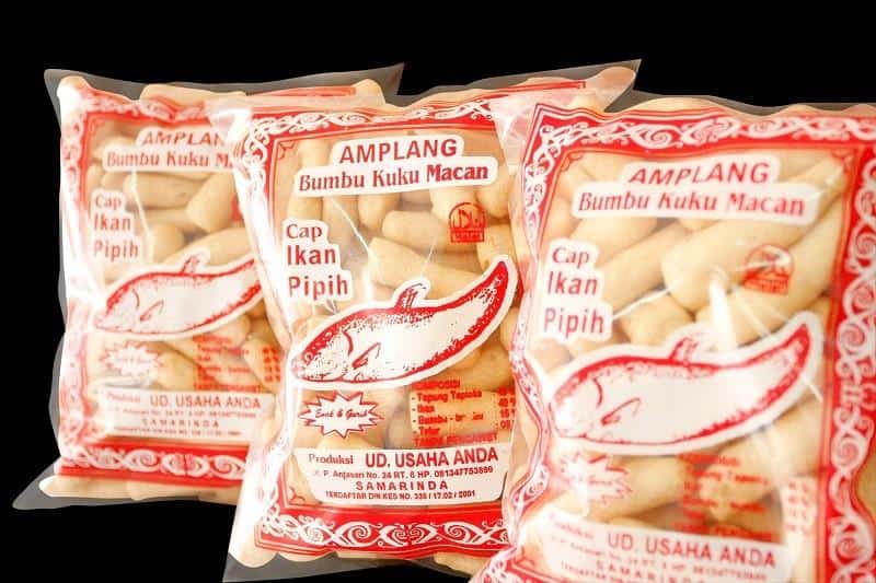 Amplang, 1. Keminting, 2. Amplang, 3. Gula Gait, 4. Bolu Gulung Durian Panglima, 5. Lempok Durian, 6. Iwak Rabuk, 7. Abon kepiting, 8. Kacang Bawang Cap Jempol, 9. Jajak Cincin, 10. Kue Ilat Sapi