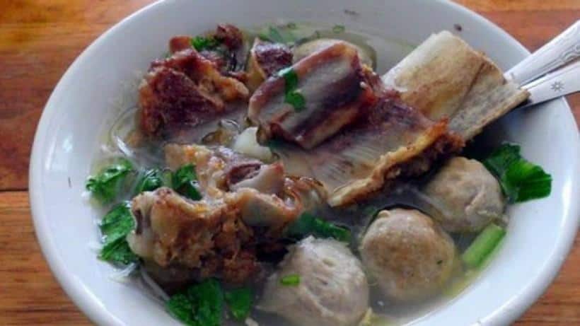 Bakso Rusuk Palur, 1. Soto Girin, 2. Bothok Mercon, 3. Bakso Rusuk Palur, 4. Sate Kelinci dari Sragen, 5. Sate Kambing, 6. Gathot, 7. Intip Mini, 8. Walangan, 9. Emping Garut, 10. Tongseng Pak Noto