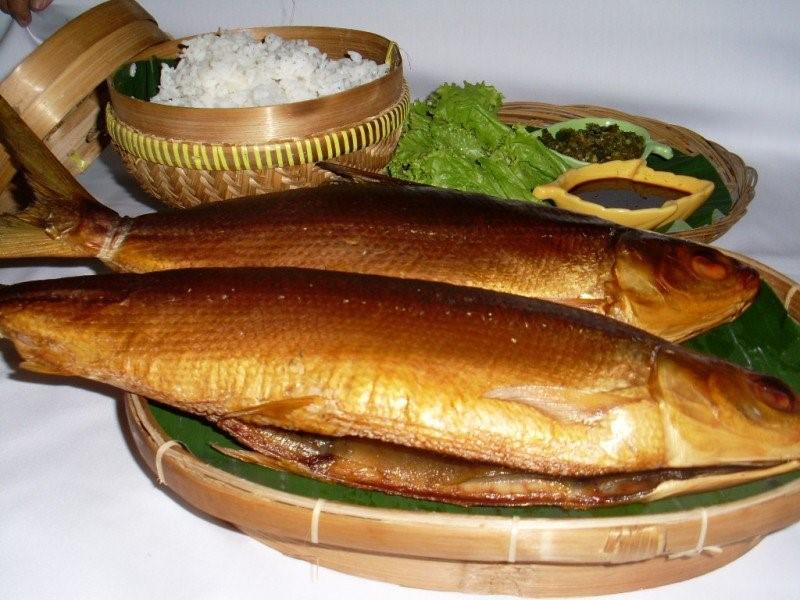 Bandeng Presto, 1. Sarang Madu, 2. Kacang Khas Pati, 3. Jeruk Pamelo, 4. Bandeng Presto, 5. Getuk Lopis, 6. Kue Moho, 7. Kerupuk Ampo, 8. Kerupuk Daging, 9. Telur Lurik, 10. Getuk Runting