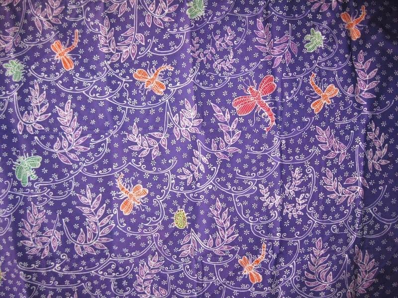 Batik Ngawi, 1. Keripik Tempe, 2. Coklat Tempe, 3. Jenang Ketan, 4. Ratu Menyok, 5. Kue Lapis Lawi, 6. Dodol Jambu, 7. Ledre, 8. Batik Ngawi, 9. Ukiran, 10. Kaos Ngawi