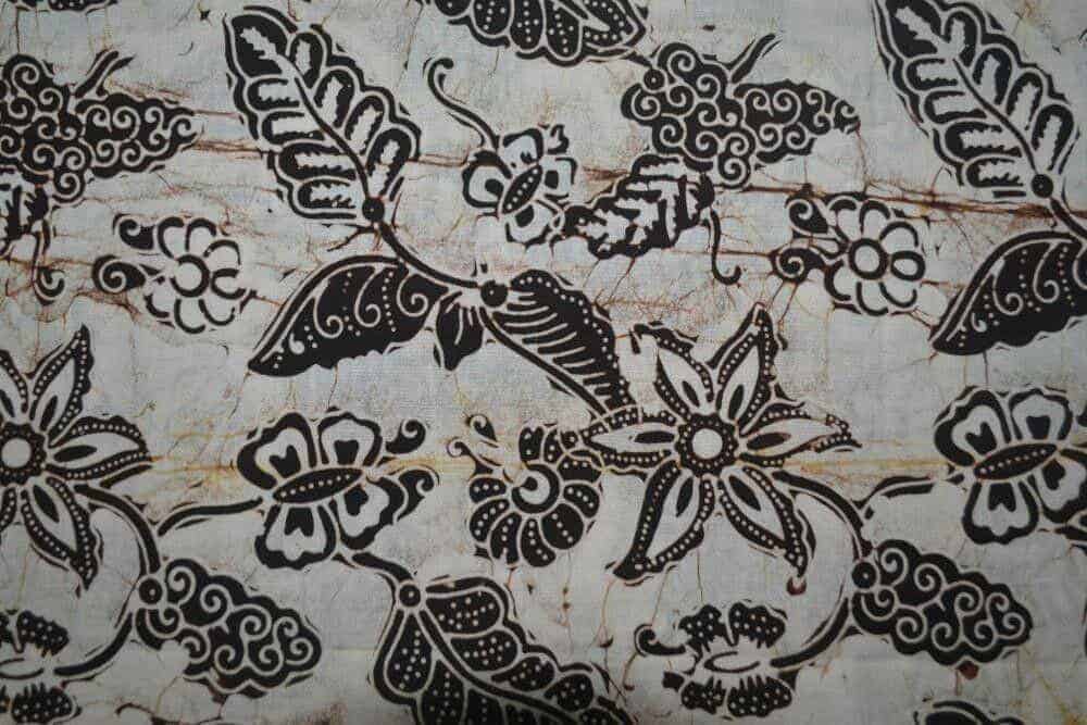 Batik Pacitan, 1. Sale Pisang, 2. Rengginang Manis, 3. Jenang Sari Rasa, 4. Tahu Tuna, 5. Otak-Otak Tuna, 6. Kolong Klithik, 7. Kopi Pacitan, 8. Kerajinan Gerabah, 9. Batik Pacitan, 10. Batu Mulia