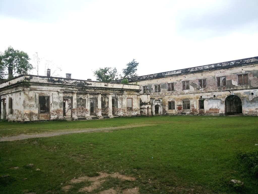 Benteng Van Den Bosch, 1. Taman Wisata Tirtonirmolo Waterpark, 2. Bukit Kerek Indah Ngawi, 3. Omah Watu, 4. Taman Candi Ngawi, 5. Ngawi Agro Techo Park, 6. Benteng Van Den Bosch, 7. Air Terjun Srambang, 8. Museum Trinil Ngawi, 9. Wisata Watu Jonggol, 10. Monumen Soerjo
