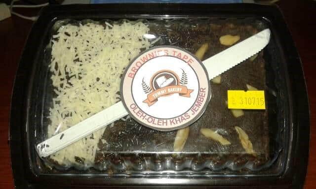Brownies Tape, 1. Pia Tape, 2. Permen Suwar Suwir, 3. Edamame, 4. Prol Tape, 5. Jenang Waluh, 6. Tape Manis Sekar Madu, 7. Brownies Tape, 8. Kopi Rengganis Jember, 9. Cerutu Jember, 10. Batik Jember
