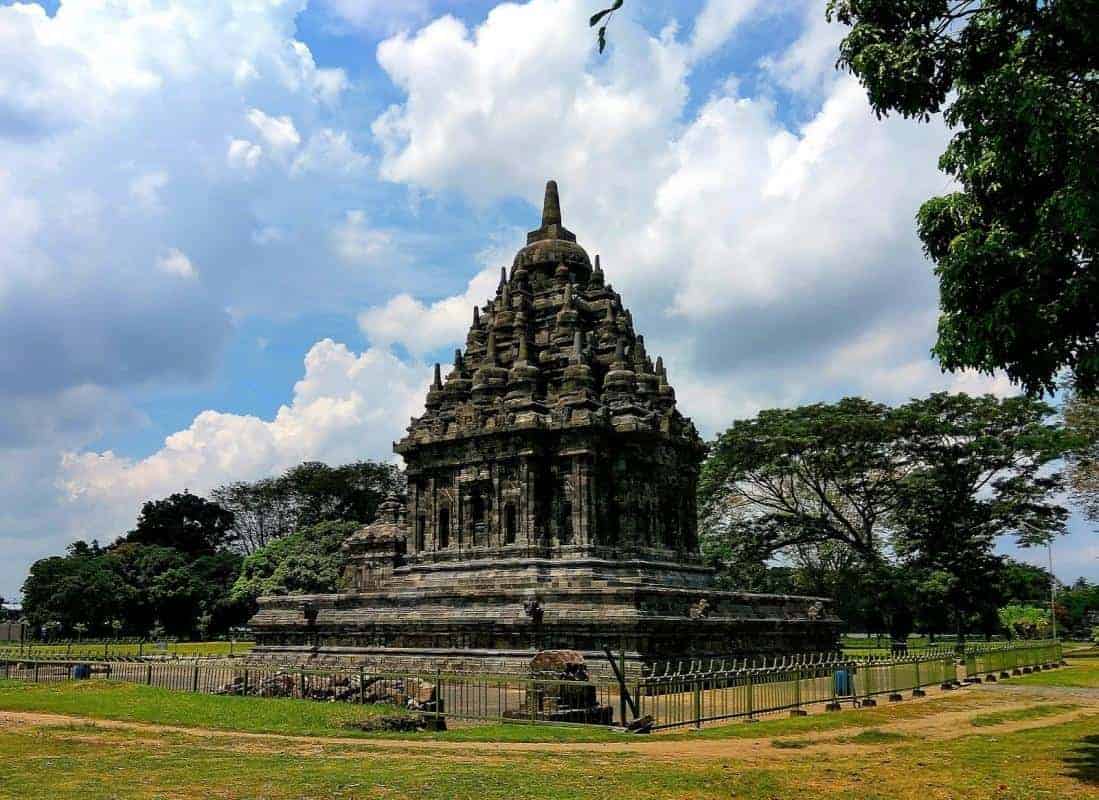 Candi Bubrah, 1. Candi Bubrah, 2. Candi Angin   , 3. Prasasti Tuk Mas (Tukmas), 4. Prasasti Sojomerto, 5. Arca Batara Guru, 6. Arca Togog, 7. Arca Wisnu, 8. Arca Narada, 9. Prasasti Upit, 10. Prasasti Rahtawun
