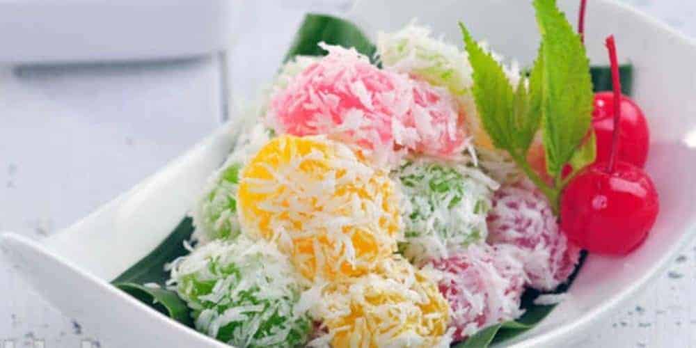 Cenil, 1. Jenang Krasikan, 2. Geblek, 3. Kue Lompong, 4. Mendut, 5. Lanting, 6. Rengginang, 7. Kue Clorot, 8. Kue Satu, 9. Cenil