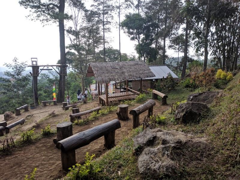Claket Adventure Park, 1. Pacet Mini Park, 2. Claket Adventure Park, 3. Wisata Air Panas Padusan Pacet, 4. Coban Canggu, 5. Panorama Petung Sewu, 6. Ubalan Water Park, 7. Taman Kelinci Padusan, 8. Air Terjun Watu Lumpang, 9. Puthuk Panggang Welut, 10. Bukit Gajah Mungkur