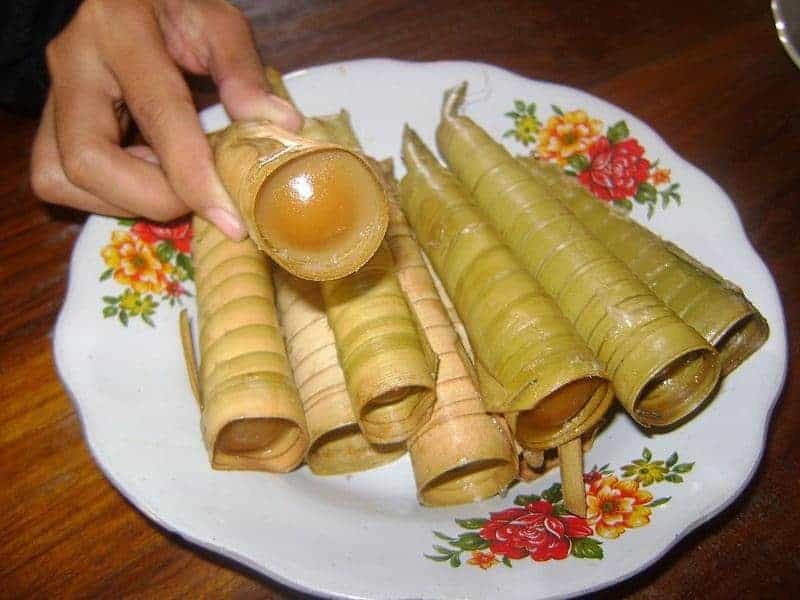 Dumbeg, 1. Kaoya Dudul Khas Rembang, 2. Legen Siwalan Rembang, 3. Sirup Kawista, 4. Dumbeg, 5. Kacang Khas Rembang, 6. Kue Satru, 7. Jadah, 8. Yopia, 9. Rengginang Teri, 10. Dodol Kawista