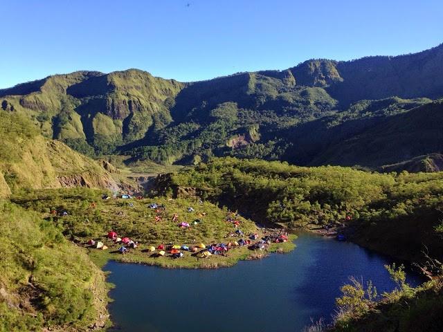 Danau Tanralili, 1. Hutan Pinus Malino, 2. Air Terjun Ketemu Jodoh, 3. Malino Highlands, 4. Air Terjun Takapala, 5. Lembah Hijau Camp &amp; Resort, 6. Air Terjun Parangloe, 7. Museum Balla Lompoa, 8. Lembah Ramma, 9. Danau Tanralili, 10. Lembah Biru
