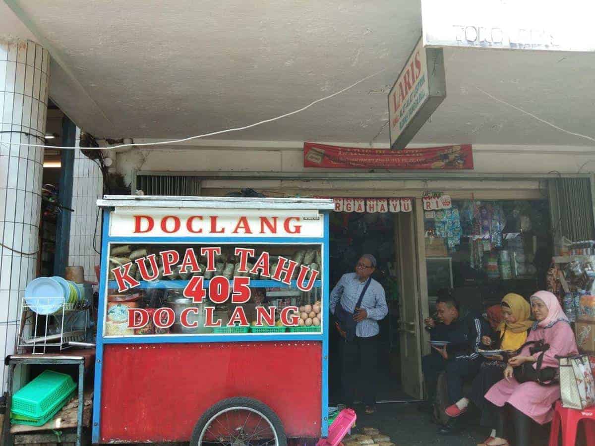 Docleng 405 (Docleng Jembatan Merah), 1. Toge Goreng H. Gebro, 3. Soto Mie Bogor Lowongan, 4. Asinan Asli Bogor, 5. Mie Kocok Pak Husen Jembatan Merah, 6. Mie Ayam Pangsit Rebus dan Baso Gang Ambi, 7. Bakso Sebrang Meita, 8. Pisang Coklat dan Kue Bantal Jembatan Merah, 9. Es Doger Taman Kopi