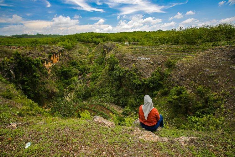 Geosite Ngingrong, 1. Air Terjun Kedung Kandang, 2. Goa Pindul, 3. Embung Nglanggeran, 4. Pantai Ngrenehan, 5. Museum Kayu Wanagama, 6. Geosite Ngingrong, 7. Desa Wisata Klayar, 9. Kalisuci Cave Tubing, 9. Air Terjun Sri Gethuk, 10. Goa Tanding