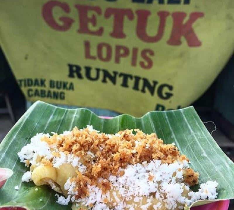 Getuk Lopis, 1. Sarang Madu, 2. Kacang Khas Pati, 3. Jeruk Pamelo, 4. Bandeng Presto, 5. Getuk Lopis, 6. Kue Moho, 7. Kerupuk Ampo, 8. Kerupuk Daging, 9. Telur Lurik, 10. Getuk Runting