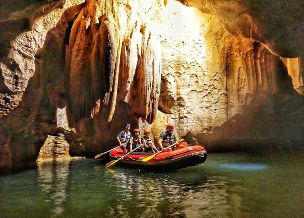 Goa Tanding, 1. Air Terjun Kedung Kandang, 2. Goa Pindul, 3. Embung Nglanggeran, 4. Pantai Ngrenehan, 5. Museum Kayu Wanagama, 6. Geosite Ngingrong, 7. Desa Wisata Klayar, 9. Kalisuci Cave Tubing, 9. Air Terjun Sri Gethuk, 10. Goa Tanding
