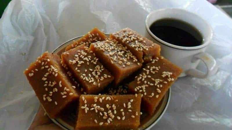 Jenang Ketan, 1. Keripik Tempe, 2. Coklat Tempe, 3. Jenang Ketan, 4. Ratu Menyok, 5. Kue Lapis Lawi, 6. Dodol Jambu, 7. Ledre, 8. Batik Ngawi, 9. Ukiran, 10. Kaos Ngawi