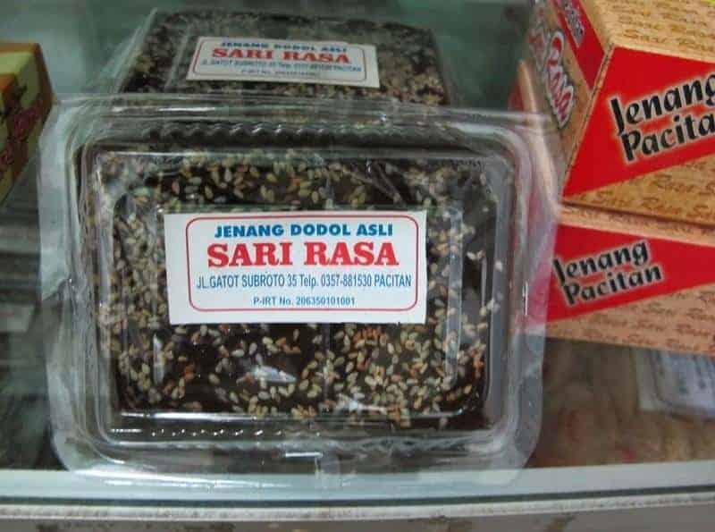 Jenang Sari Rasa, 1. Sale Pisang, 2. Rengginang Manis, 3. Jenang Sari Rasa, 4. Tahu Tuna, 5. Otak-Otak Tuna, 6. Kolong Klithik, 7. Kopi Pacitan, 8. Kerajinan Gerabah, 9. Batik Pacitan, 10. Batu Mulia