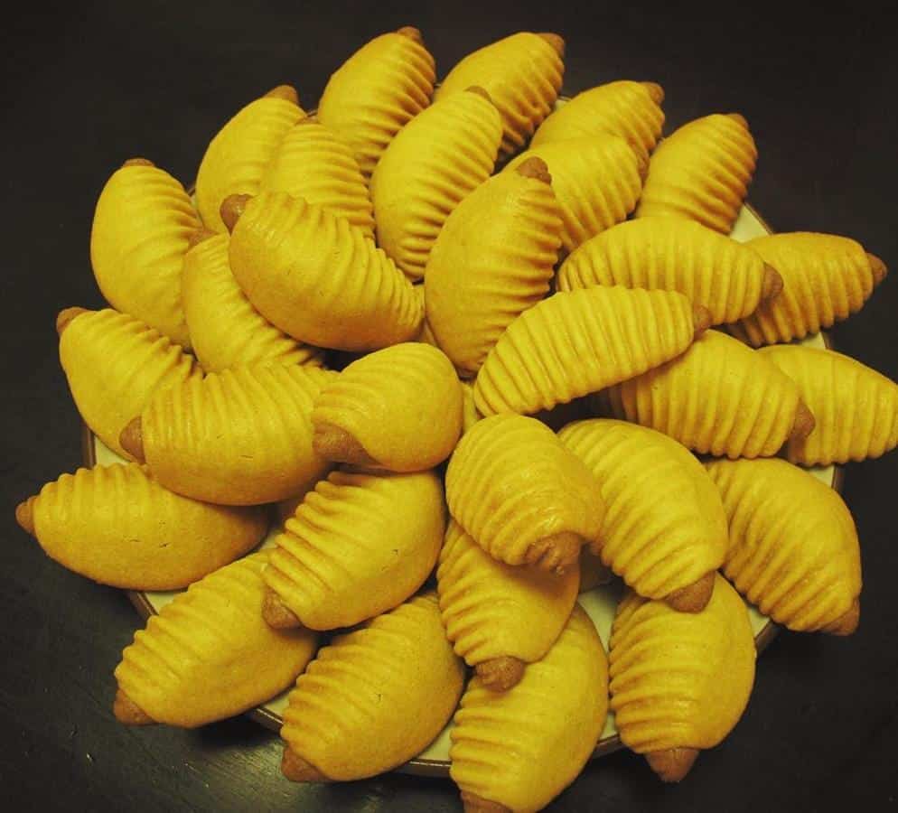 Kue Gendu Laju, 1. Tape Sugihan, 2. Kue Gendu Laju, 3. Manco, 4. Dumbeg, 5. Egg Roll, 6. Abon Lele, 7. Gembol Jati Khas Blora, 8. Souvenir Barongan, 9. Kaos Samin, 10. Batik Blora