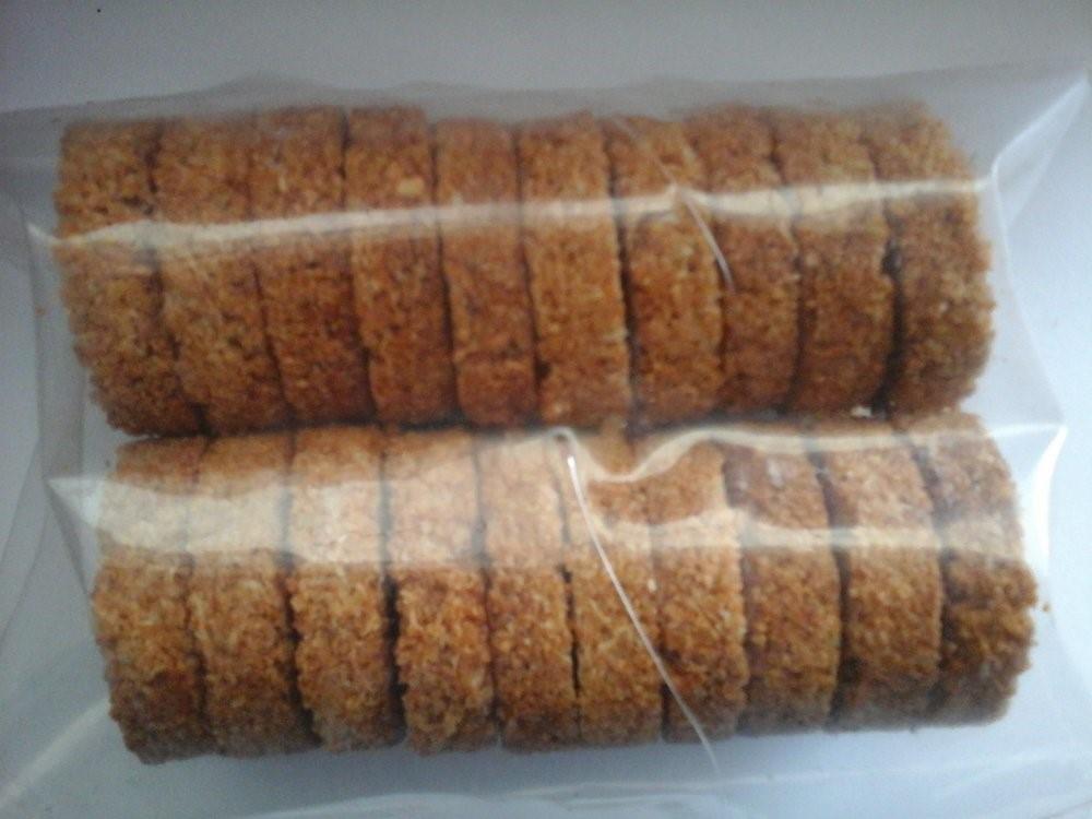 Kue Sagon, 1. Enting-Enting kacang, 2. Jenang Syabun, 3. Ledre Pisang, 4. Kerupuk Rambak, 5. Kue Sagon, 6. Kopi Ijo, 7. Brondong Ketan, 8. Kerupuk Kletek, 9. Gethuk Pisang, 10. Manco