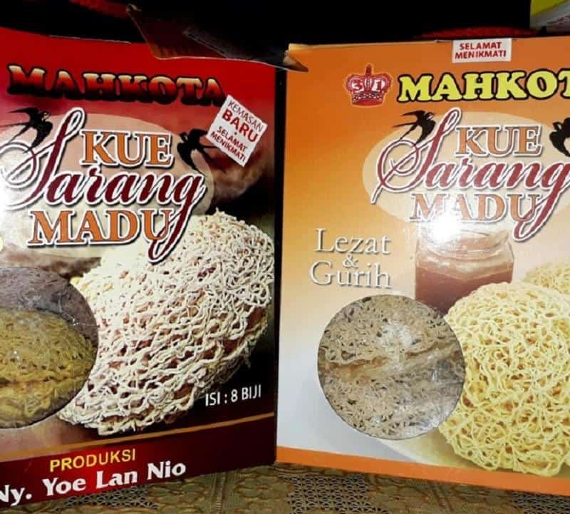 Kue Sarang Madu, 1. Roti Ganjel Rel, 2. Kue Sarang Madu, 3. Tumpi, 4. Torakur, 5. Brownies Opium, 6. Wingko Babat, 7. Brilliant Cake, 8. Bandeng Presto, 9. Tahu Bakso, 10. Lontong Spekkoek Waiki