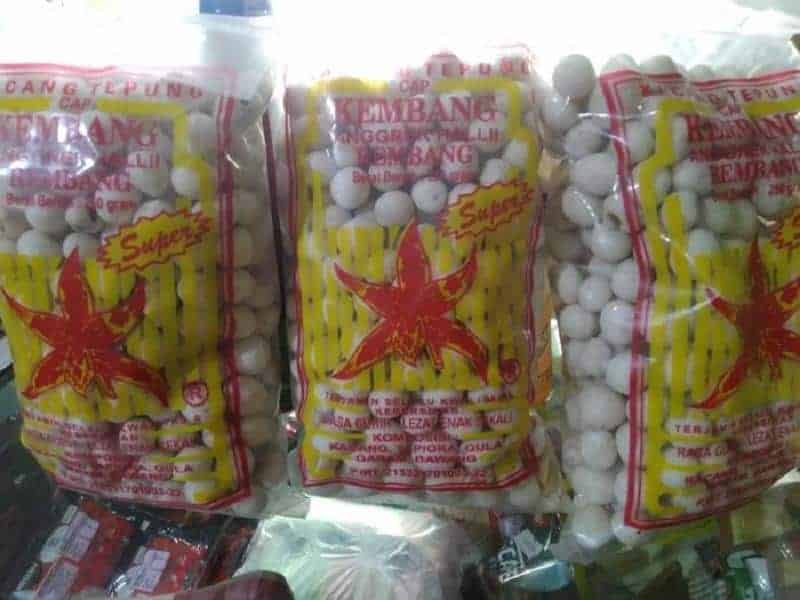 Kacang Khas Rembang, 1. Kaoya Dudul Khas Rembang, 2. Legen Siwalan Rembang, 3. Sirup Kawista, 4. Dumbeg, 5. Kacang Khas Rembang, 6. Kue Satru, 7. Jadah, 8. Yopia, 9. Rengginang Teri, 10. Dodol Kawista