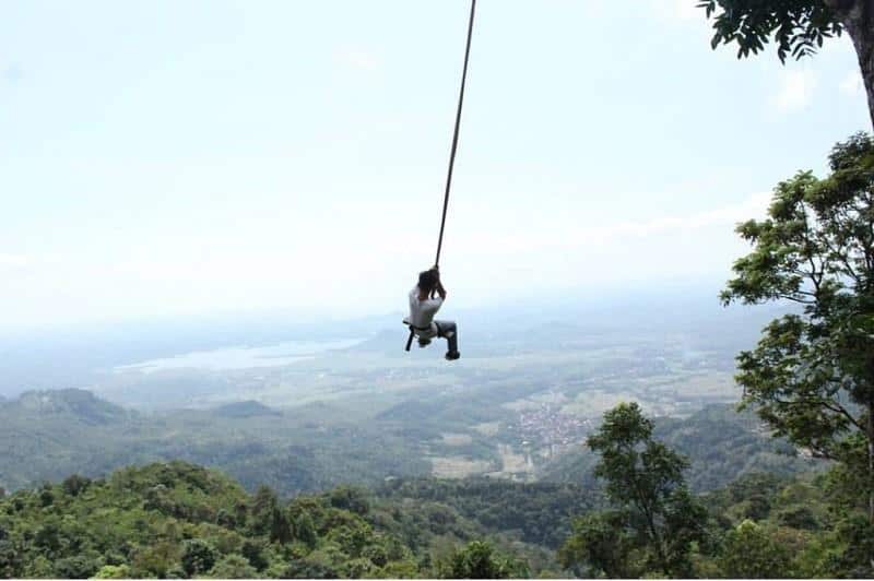 Kalibaya Park, 1. Ranto Canyon, 2. Curug Putri, 3. Agrowisata Kaligua, 4. Agrowisata Besaran Hijau Pabrik Gula Jatibarang, 5. Bukit Panenjoan Salem, 6. Taman Mangrove Pandansari, 7. Kalibaya Park, 8. Curug Rambukasang, 9. Waduk Penjalin, 10. Telaga Ranjeng