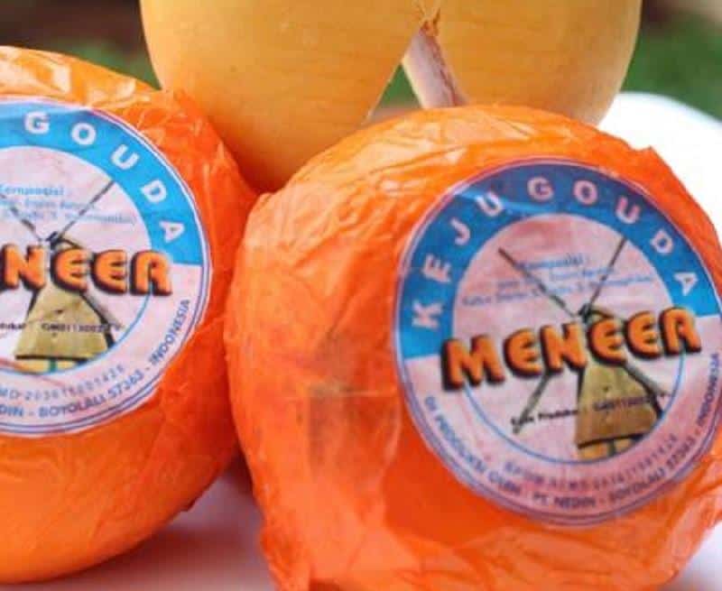 Keju Meneer, 1. Dodol Susu, 2. Keju Meneer, 3. Tahu Susu, 4. Keripik Lele, 5. Keripik Ceker, 6. Dendeng Sapi, 7. Marning, 8. Rambak, 9. Petis Sapi, 10. Abon Sapi