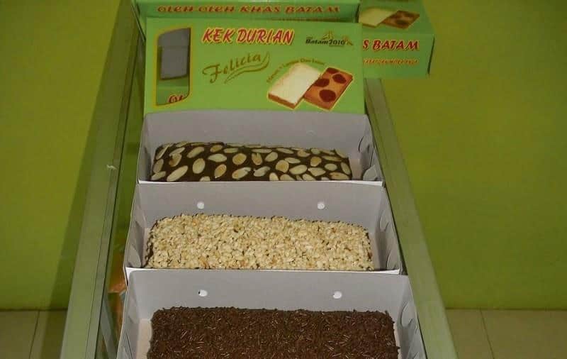 Kek Durian, 1. Kue Batang Buruk, 2. Bingka Bakar, 3. Kue Tepung Gomak, 4. Luti Gendang, 5. Bilis Molen, 6. Layers Cake, 7. Kek Pisang Vila, 8. Kek Durian, 9. Kek Buah Naga, 10. Brownies Lava