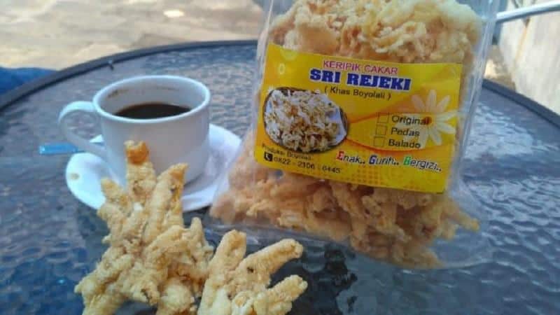Keripik Ceker, 1. Dodol Susu, 2. Keju Meneer, 3. Tahu Susu, 4. Keripik Lele, 5. Keripik Ceker, 6. Dendeng Sapi, 7. Marning, 8. Rambak, 9. Petis Sapi, 10. Abon Sapi