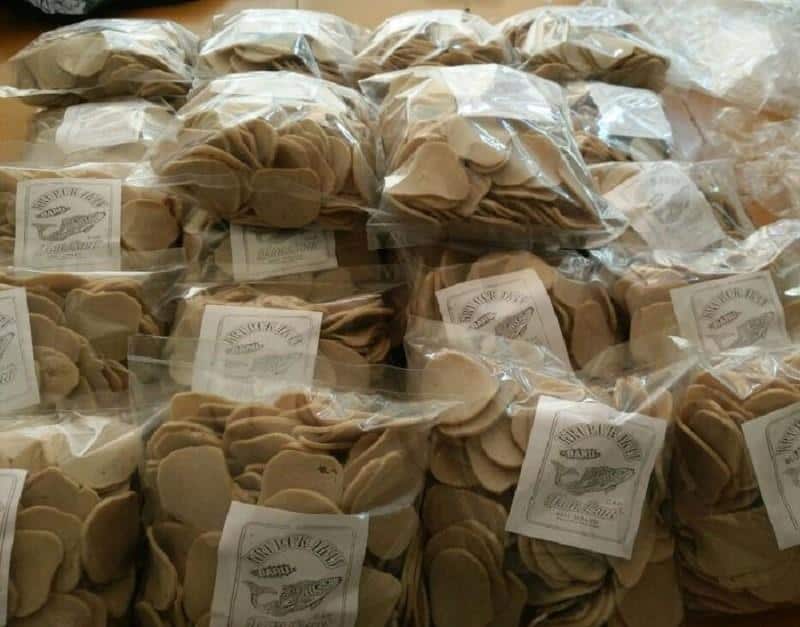 Kerupuk Ikan, 1. Kue Jubung, 3. Bandeng Asap, 4. Otak-Otak Bandeng, 5. Kue Pudak, 6. Petis, 7. Keripik Bayam, 8. Bonggolan, 9. Kerupuk Ikan, 10. Pernak-Pernik Asli Gresik