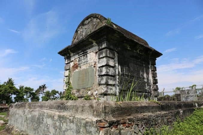 Kherkoff, 1. Masjid Agung Banten, 2. Benteng Speelwijk, 3. Istana Keraton Surosowan, 4. Istana Keraton Kaibon, 5. Danau Tasikardi, 6. Vihara Avalokitesvara, 7. Meriam Ki Amuk, 8. Kherkoff, 9. Masjid Agung Kenari, 10. Makam Pangeran Astapati