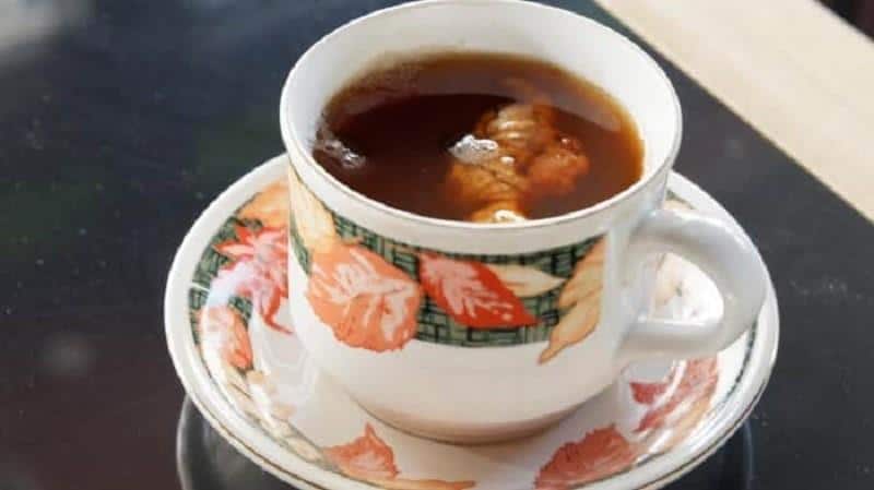 Kopi Jahe, 2. Es Cingcau, 3. Es Selendang Mayang, 4. Es Goyang, 5. Es Campur Betawi, 6. Kopi Jahe, 7. Es Doger, 8. Bir Pletok, 10. Es Cendol Betawi