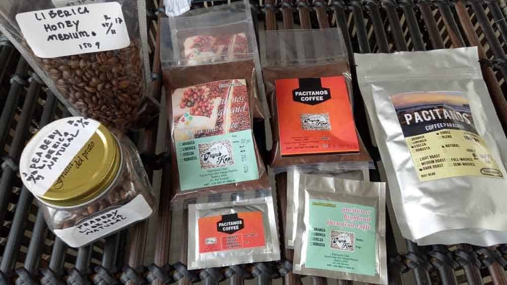 Kopi Pacitan, 1. Sale Pisang, 2. Rengginang Manis, 3. Jenang Sari Rasa, 4. Tahu Tuna, 5. Otak-Otak Tuna, 6. Kolong Klithik, 7. Kopi Pacitan, 8. Kerajinan Gerabah, 9. Batik Pacitan, 10. Batu Mulia