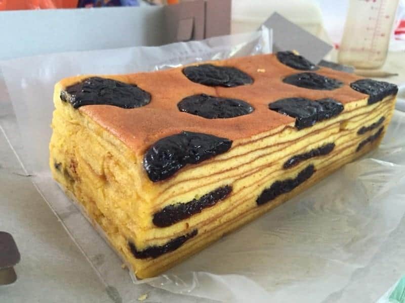 Layers Cake, 1. Kue Batang Buruk, 2. Bingka Bakar, 3. Kue Tepung Gomak, 4. Luti Gendang, 5. Bilis Molen, 6. Layers Cake, 7. Kek Pisang Vila, 8. Kek Durian, 9. Kek Buah Naga, 10. Brownies Lava